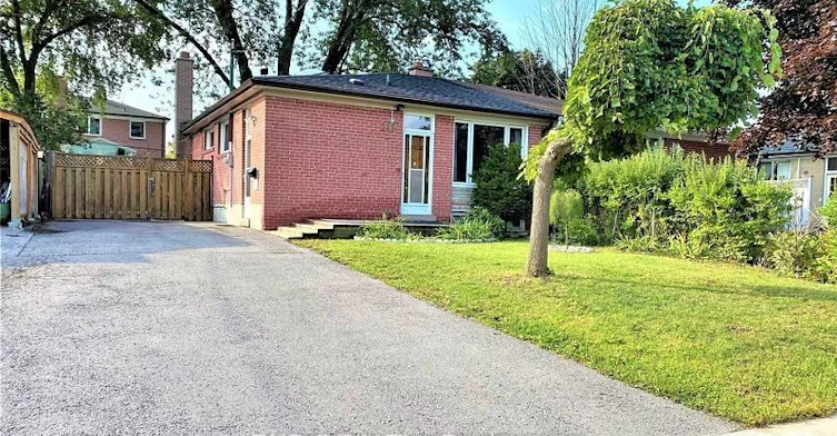 218 Ashlar Road, Richmond Hill, ON, L4C 2W6