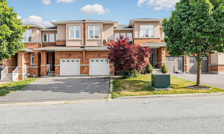 142 Mistywood Crescent W