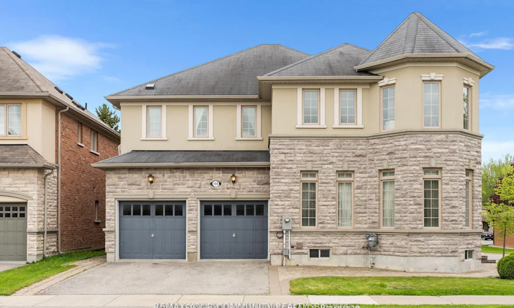 108 Headwater Crescent