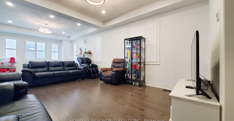 28 Fallharvest Way, Whitchurch-Stouffville, ON, L4A 4V8 - 8
