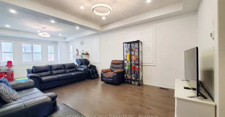 28 Fallharvest Way, Whitchurch-Stouffville, ON, L4A 4V8 - 7