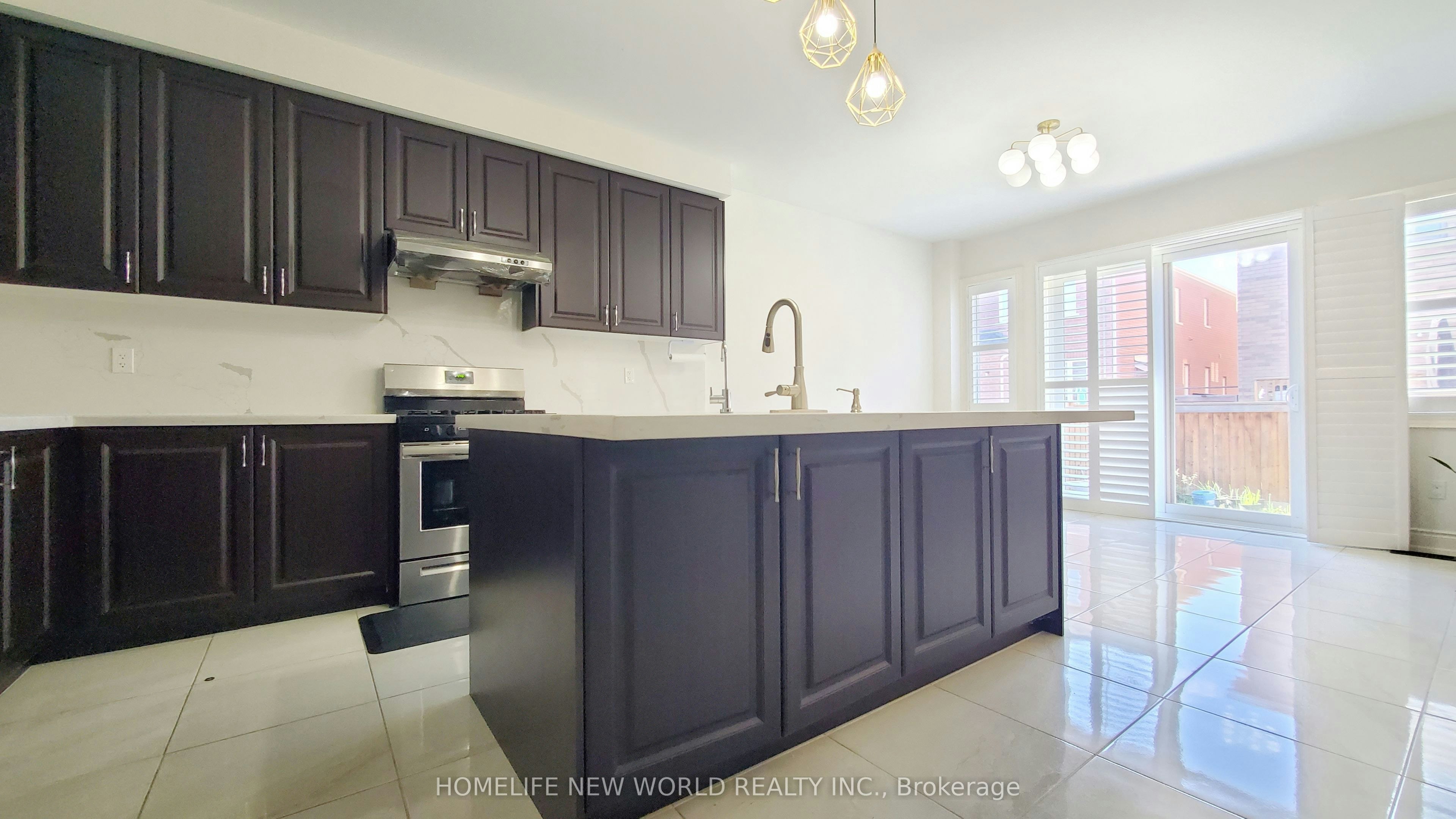 28 Fallharvest Way, Whitchurch-Stouffville, ON, L4A 4V8 - 12