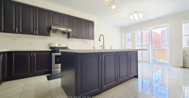 28 Fallharvest Way, Whitchurch-Stouffville, ON, L4A 4V8 - 12