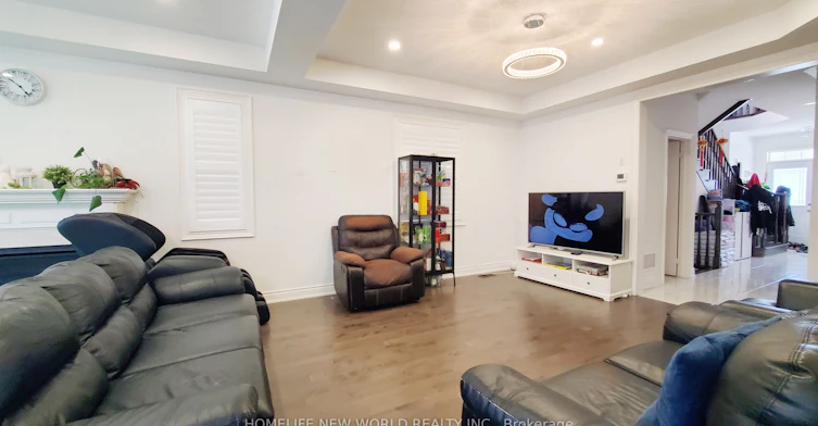 28 Fallharvest Way, Whitchurch-Stouffville, ON, L4A 4V8 - 2