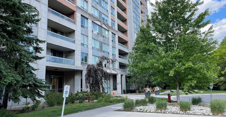 401-29 Northern Heights Drive, Richmond Hill, ON, L4B 4L8 - 2
