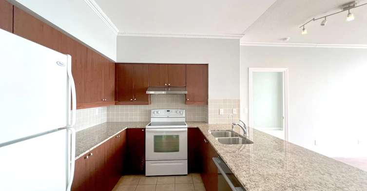1004-15 North Park Road, Vaughan, ON, L4J 0A1 - 7