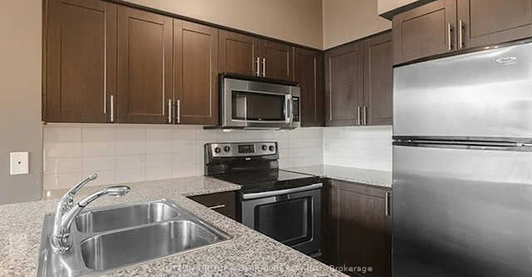 106-20 North Park Road, Vaughan, ON, L4J 0G7 - 2