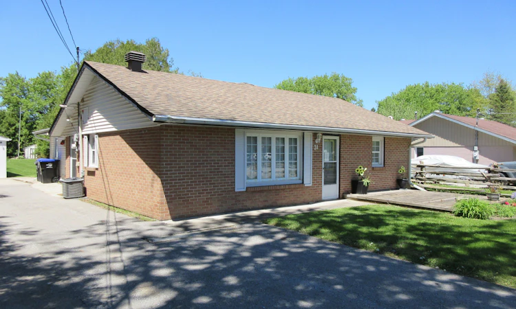 31 River Drive