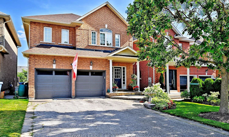 81 Woodbury Crescent