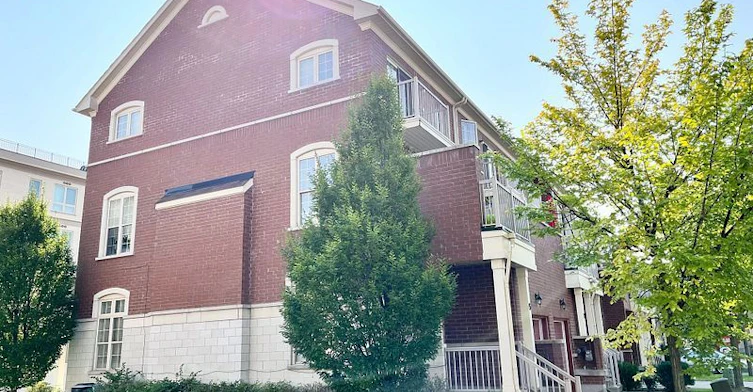 15 Ruskov Lane, Markham, ON, L6C 0P1 - 2