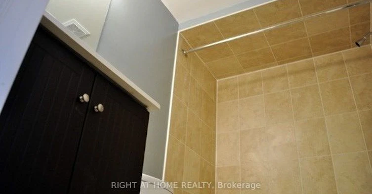 242 Demaine Crescent, Richmond Hill, ON, L4C 2W5 - 8
