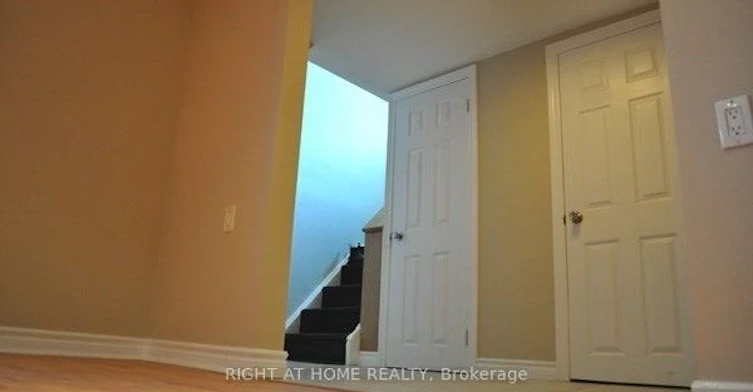 242 Demaine Crescent, Richmond Hill, ON, L4C 2W5 - 6