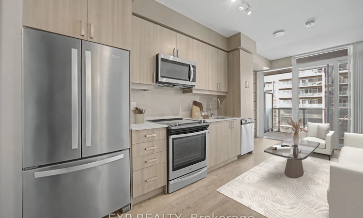 309-7895 Jane Street