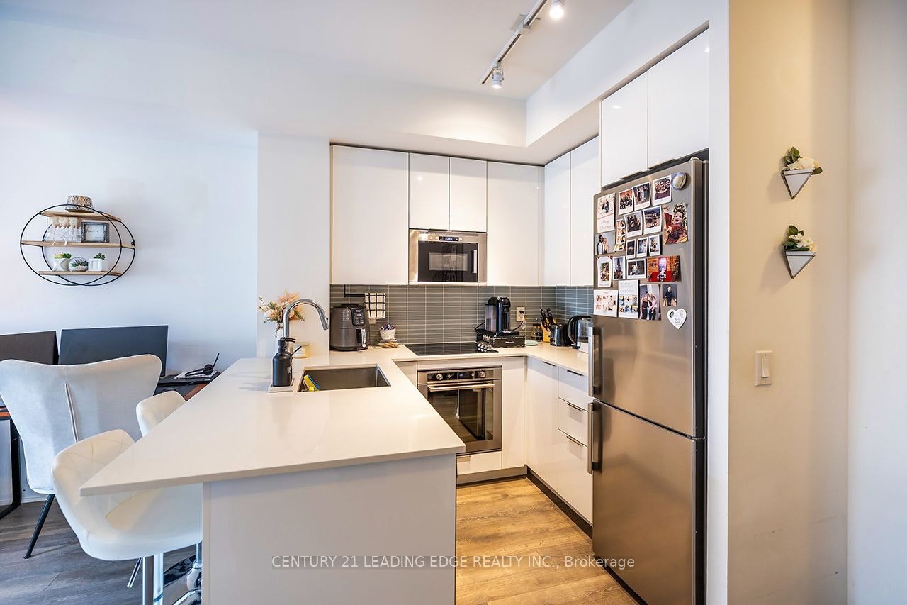 728-99 Eagle Rock Way, Vaughan, ON, L6A 5A7 - 2