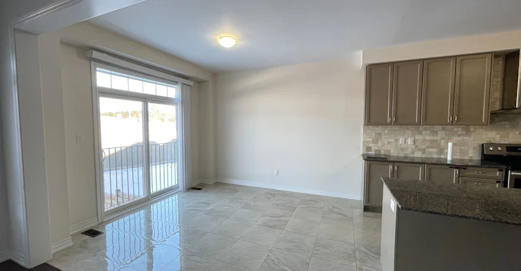 276 Chouinard Way, Aurora, ON, L4G 1A6 - 3