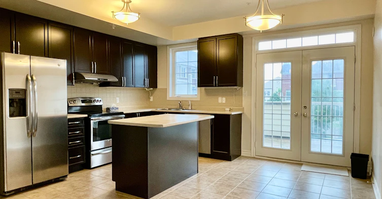 64 Cathedral High Street, Markham, ON, L6C 0P3 - 4