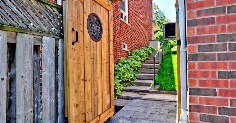 73 Laurendale Avenue, Georgina, ON, L4P 4G1 - 40
