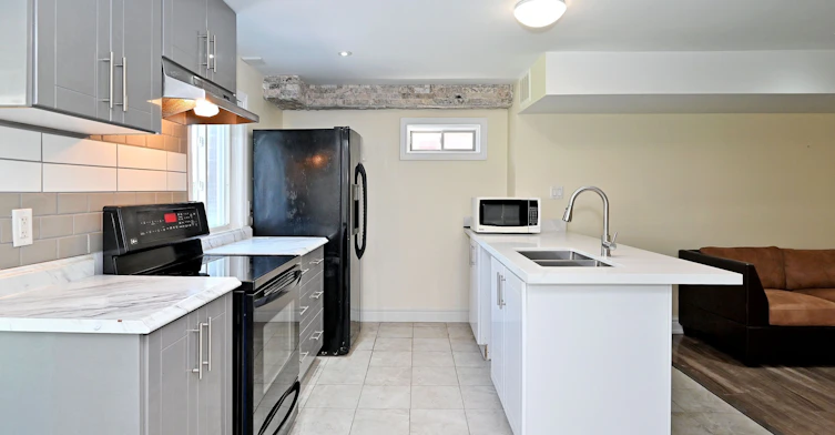 73 Laurendale Avenue, Georgina, ON, L4P 4G1 - 30