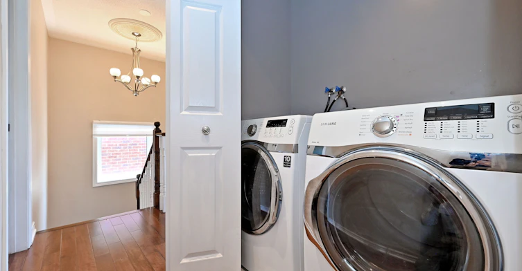 73 Laurendale Avenue, Georgina, ON, L4P 4G1 - 24