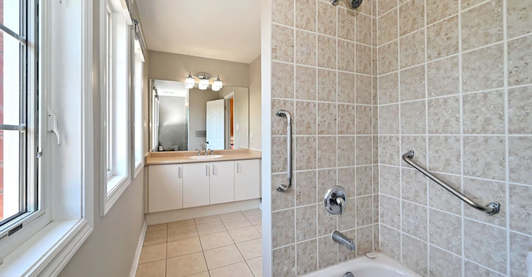 73 Laurendale Avenue, Georgina, ON, L4P 4G1 - 23