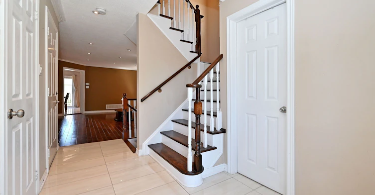 73 Laurendale Avenue, Georgina, ON, L4P 4G1 - 4