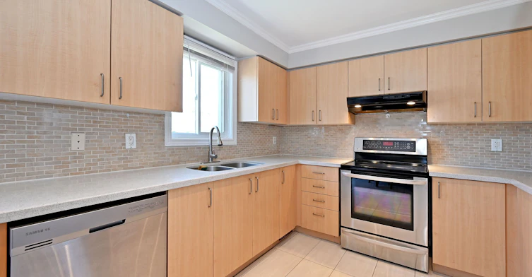 73 Laurendale Avenue, Georgina, ON, L4P 4G1 - 8