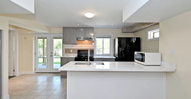 73 Laurendale Avenue, Georgina, ON, L4P 4G1 - 28
