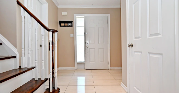 73 Laurendale Avenue, Georgina, ON, L4P 4G1 - 3