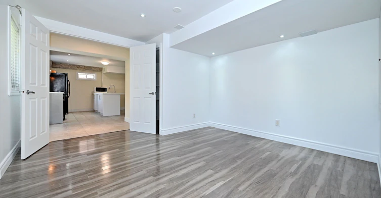 73 Laurendale Avenue, Georgina, ON, L4P 4G1 - 32