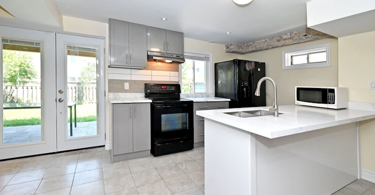 73 Laurendale Avenue, Georgina, ON, L4P 4G1 - 29