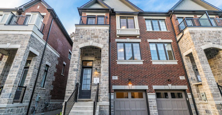 38 Arbour Green Crescent, Vaughan, ON, L4H 4V2