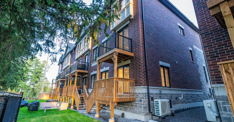 38 Arbour Green Crescent, Vaughan, ON, L4H 4V2 - 38