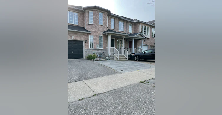 47 Waterton Crescent, Richmond Hill, ON, L4B 4L2 - 2