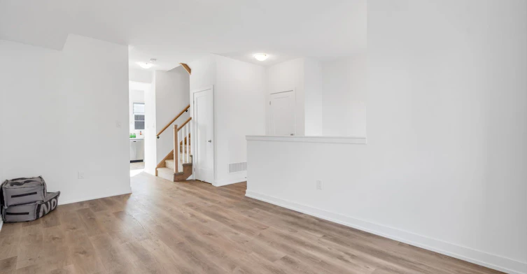 96 Lyall Stokes Circle, East Gwillimbury, ON, L0G 1M0 - 4