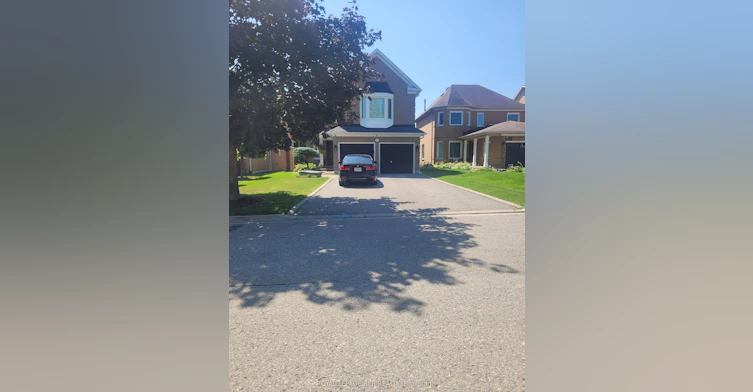 130 Widdifield Avenue, Newmarket, ON, L3X 1Z3