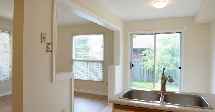 50 Oldhill Street, Richmond Hill, ON, L4C 9T9 - 6