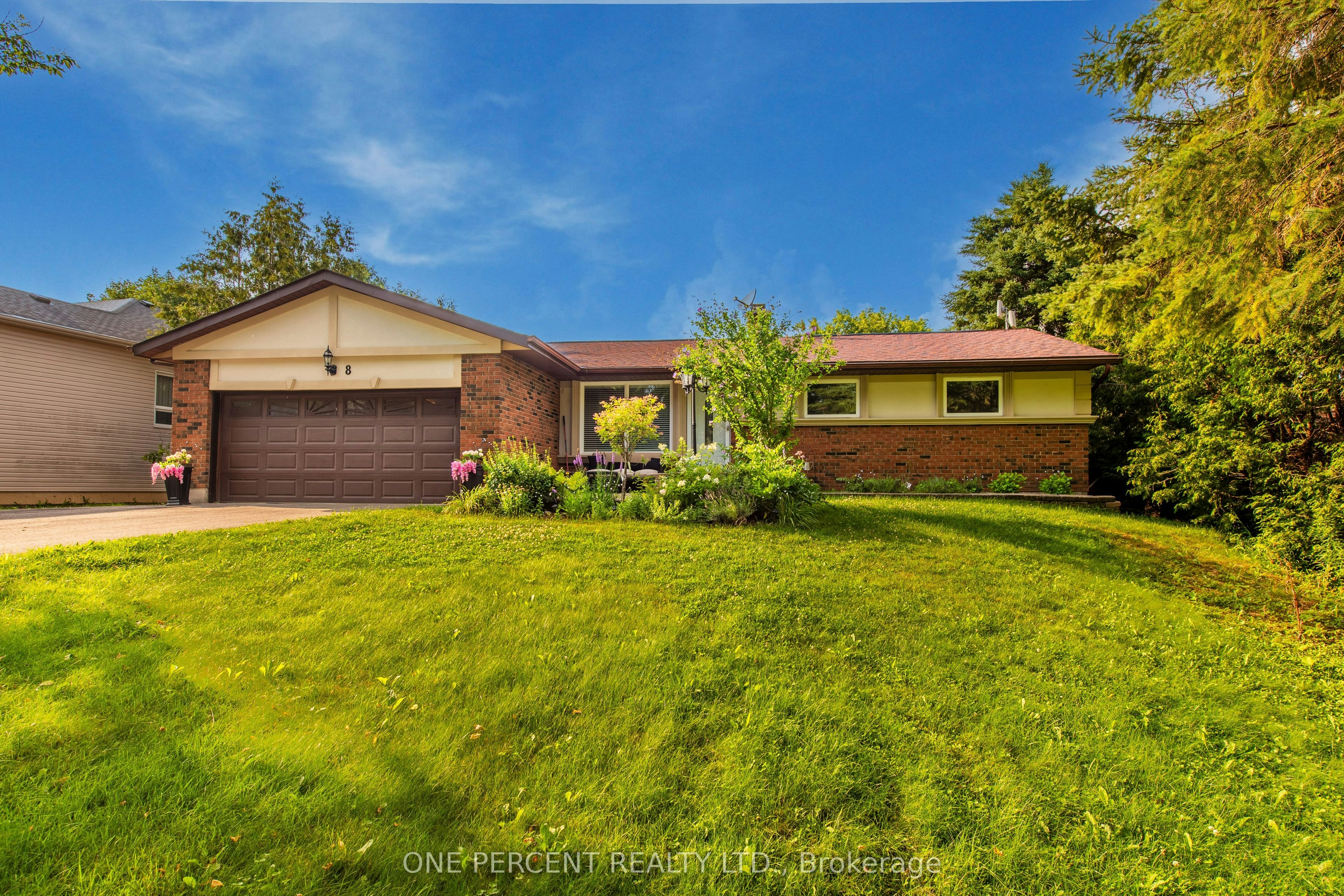 8 Cardwell Court, Adjala-Tosorontio, ON, L0G 1W0