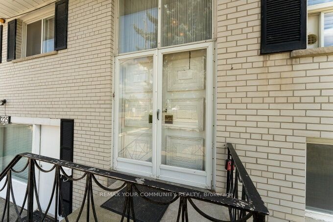 225 16th Avenue, Richmond Hill, ON, L4C 7A6 - 4