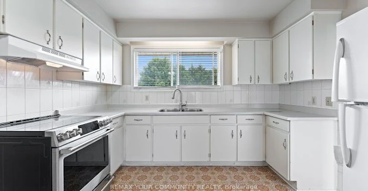 225 16th Avenue, Richmond Hill, ON, L4C 7A6 - 12