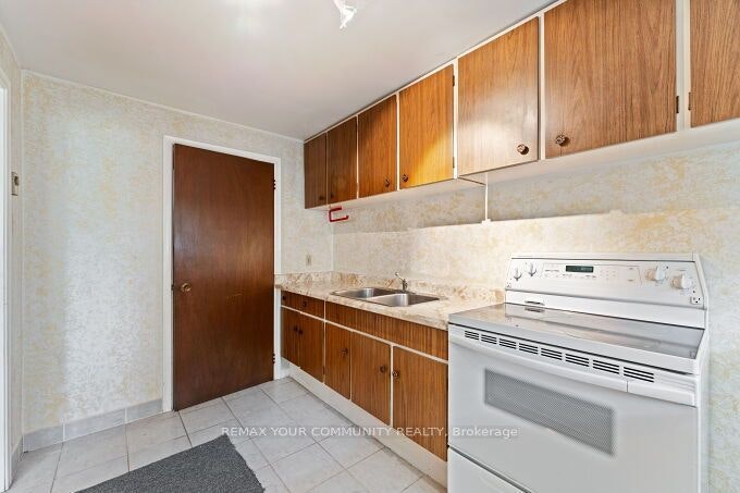 225 16th Avenue, Richmond Hill, ON, L4C 7A6 - 27