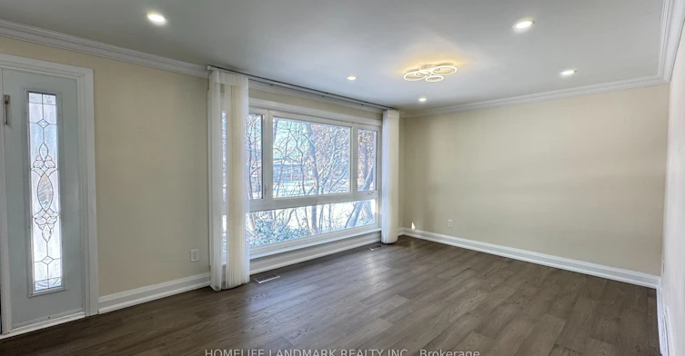 (Main)-95 Sussex Avenue, Richmond Hill, ON, L4C 2E8 - 2