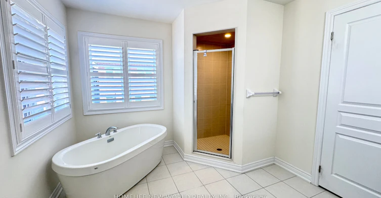32 Falconridge Terrace, East Gwillimbury, ON, L9N 0R2 - 13