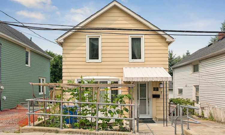 28 Machell Avenue