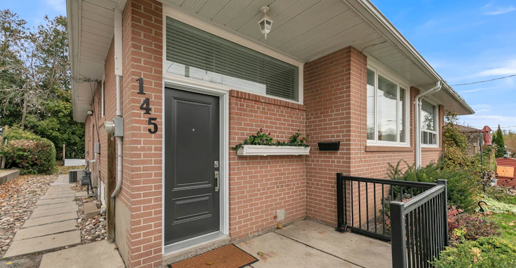 145 Willow Lane, Newmarket, ON, L3Y 4J1 - 2