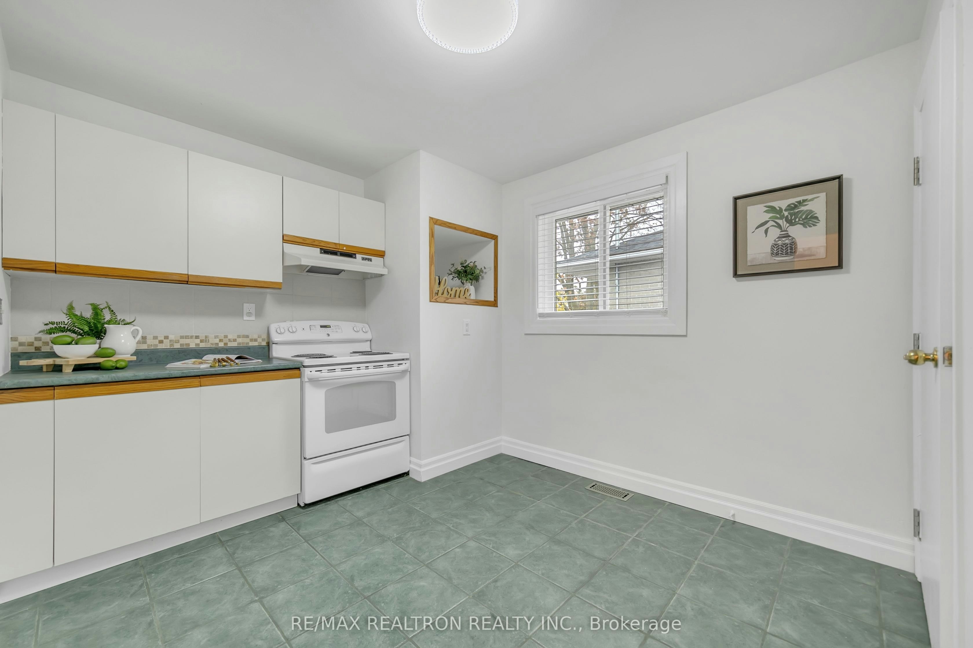 145 Willow Lane, Newmarket, ON, L3Y 4J1 - 13