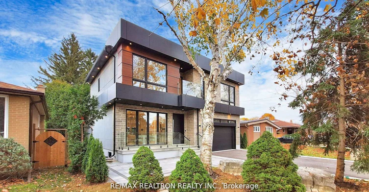 84 Murray Drive, Aurora, ON, L4G 2C3