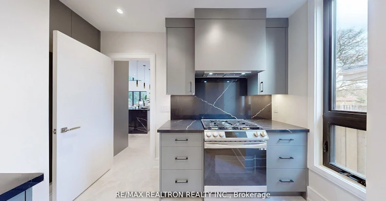84 Murray Drive, Aurora, ON, L4G 2C3 - 15