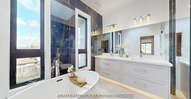 84 Murray Drive, Aurora, ON, L4G 2C3 - 24