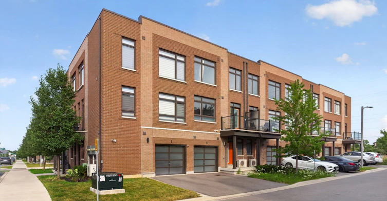 5 Beliveau Street, Vaughan, ON, L4L 0M1 - 2