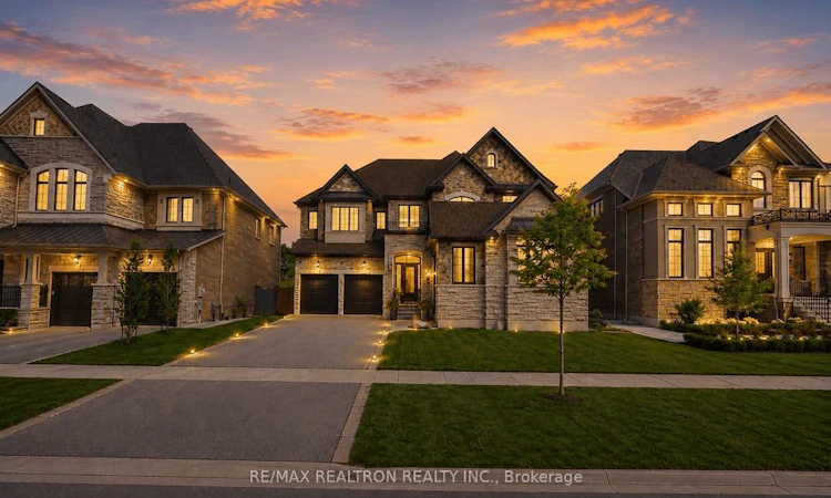 26 Sir Henry Court